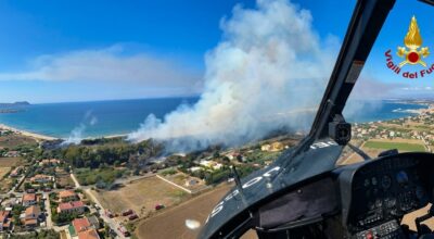 L’ ENTE RISERVE NATURALI “FOCE SELE – TANAGRO” E “MONTI EREMITA-MARZANO”, INTERVIENE SULL’INCENDIO DELLA PINETA TRA EBOLI E BATTIPAGLIA.